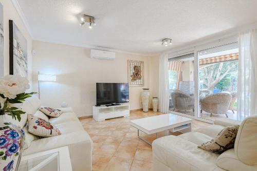 Foto Villa with private pool and beautiful garden 6