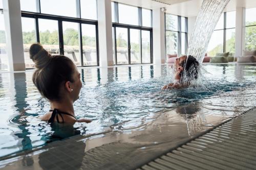 Tetamu yang menginap di Peakture Hotel Balvanyos