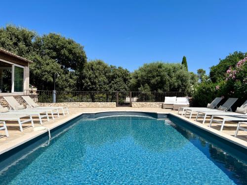 Fotografie z fotogalerie ubytování L'Oustau de la Colline - Villa avec piscine privée chauffée 12 personnes au coeur du Luberon v destinaci Cavaillon