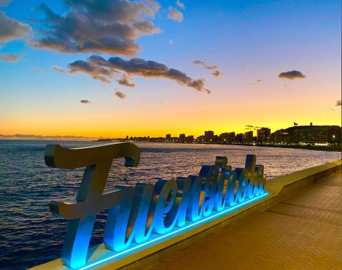 Beach, Parking, Wifi for 5 people!!