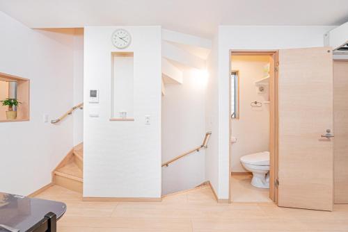 Kamar mandi di Otsuka house with 3BR near the Yamanote line