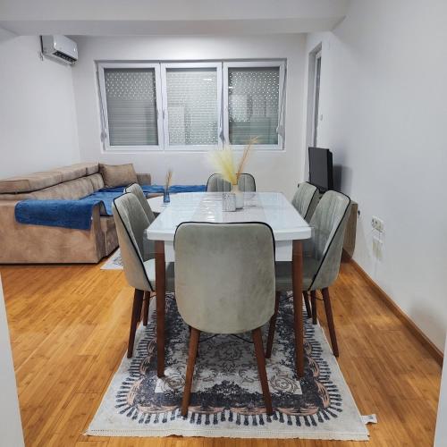Zona d'estar a Apartment Vuchkovi