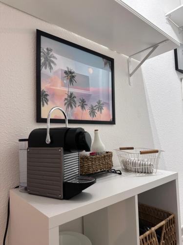 Imagen de la galería de Studio sur le port de Hyères - à 2min des plages, Clim & Balcon, en Hyères