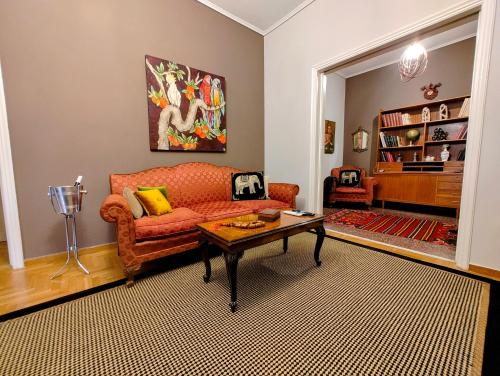Art Interior Apartment in Athens next to Metro Stations & All Hospitals