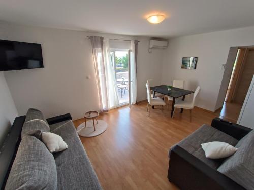 Afbeelding uit fotogalerij van Apartment Summer in Sukošan
