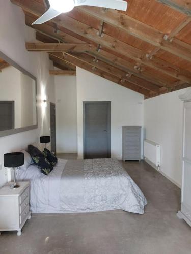 Postel nebo postele na pokoji v ubytování Luxury accomodation off grid