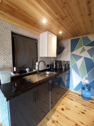 Dapur atau dapur kecil di Deva Garden Tiny House