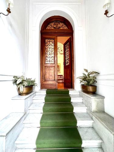 Luxury Liberty Apartment