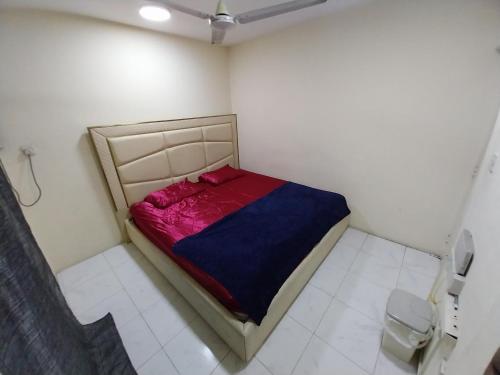 Room available in one bedroom appartment