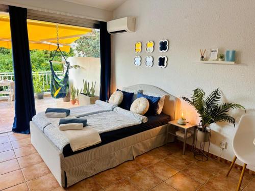 Studio Las Americas Monkey Beach