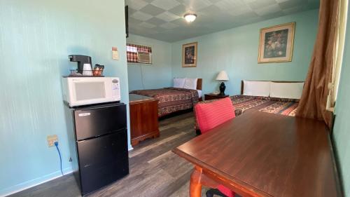 Η κουζίνα ή μικρή κουζίνα στο Northland Motel Bay City-Kawkawlin