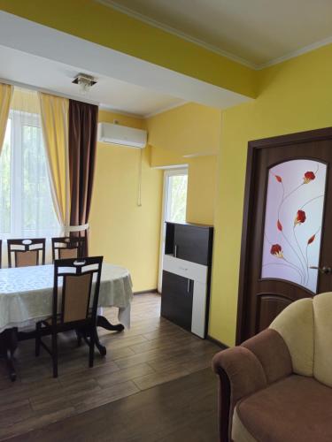 Posezení v ubytování Dacia