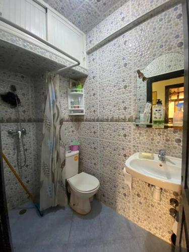 Bilik mandi di Appartement Neo