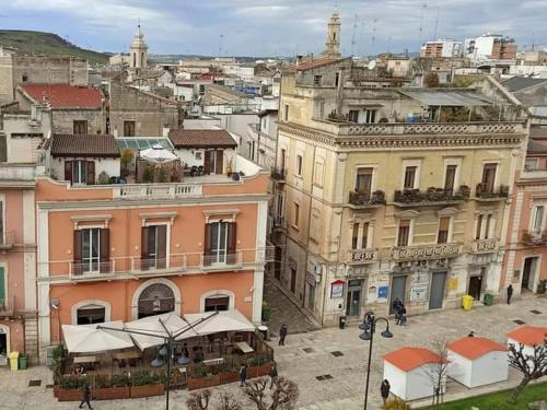 Γενική άποψη της πόλης Γκραβίνα ή θέα της πόλης από  αυτή η παραθεριστική κατοικία