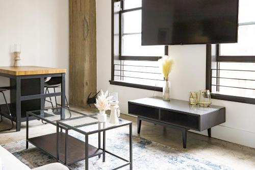 Fashion Loft 2 bedroom Downtown photo 13