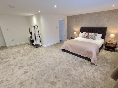 Jays modern guest house photo 25