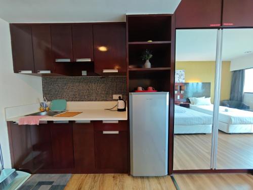 Dapur atau dapur kecil di Meetsuite at Ming Garden Residence