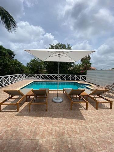 Pacific Breeze # Luxury villa