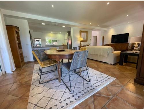 Villa ANOUK