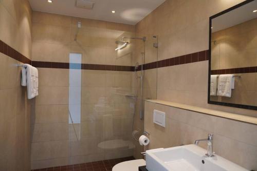 Koupelna v ubytování Exklusive Wohnung mit Panoramasicht auf Melchsee-Frutt