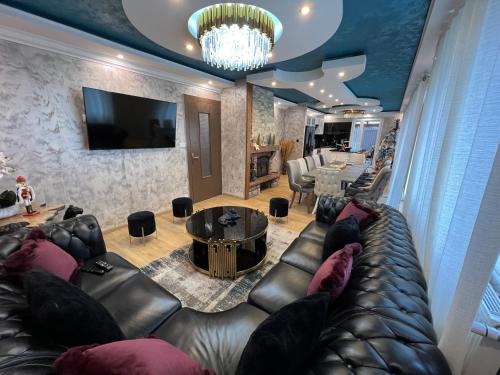 Maison De Luxe Pour 14 personnes - SPA - Billard - Sport - Baby-foot