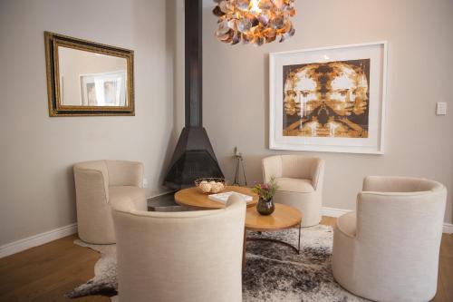 Ruang duduk di Macaron Boutique Guest House