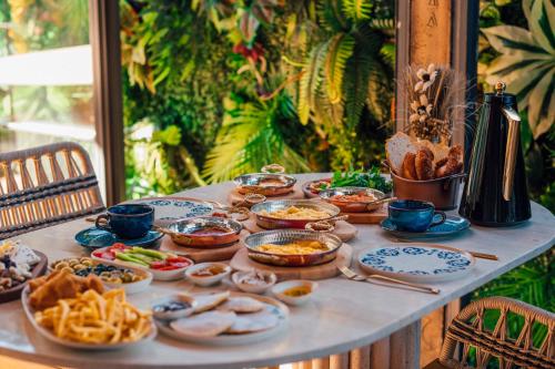 Makanan di atau berdekatan resort