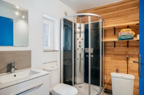 Koupelna v ubytování Gites de l'hivet