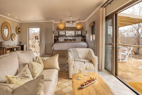 Posezení v ubytování Oase by 7 Star Lodges - Greater Kruger Private 530ha Reserve
