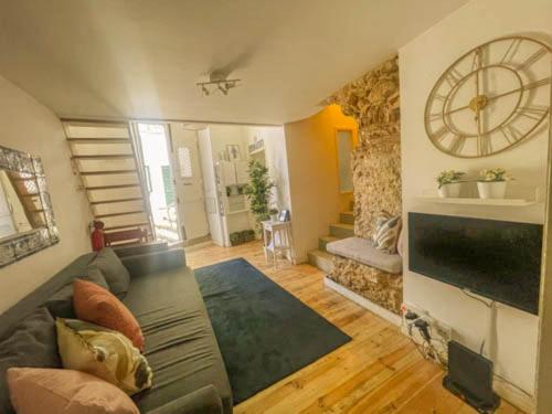 Historical Bica - 3 Bedroom Apartment