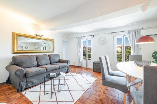 2 Bdr Panoramic View on Gardens
