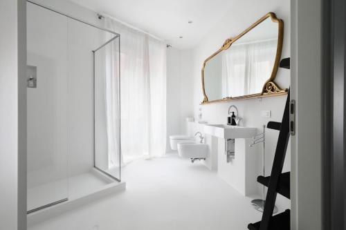 Just Urban Stays - Stylish and Spacious 90 sqm Flat - 5 min to M1 and M2