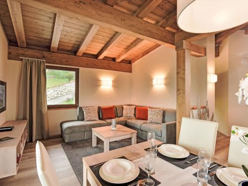 Χώρος καθιστικού στο Apartment Resort Tirol Brixen 6 by Interhome