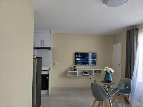Studio Apartment Charingira Court