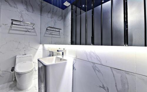 Salle de bains dans l'établissement Cullinan Gaepo