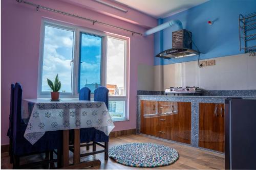 Kuchyň nebo kuchyňský kout v ubytování Homestay Book Now