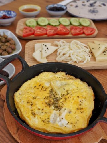 Makanan di atau berdekatan hotel