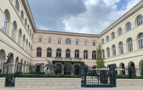 Le Grand Hôtel Dieu by SOWELL COLLECTION