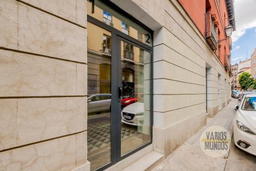 Glamour Madrileño para 6, vive en Calle del Aguila E3