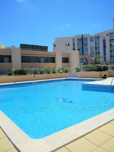 RDC avec piscine, climatisation et garage