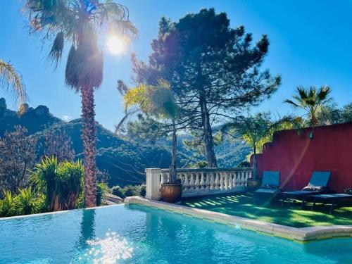 Maison conviviale à Fréjus avec piscine à débordement