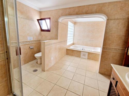 Villa Marta con piscina privada climatizada