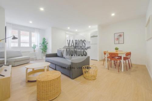 Escapada con parking para 3, vive la Latina