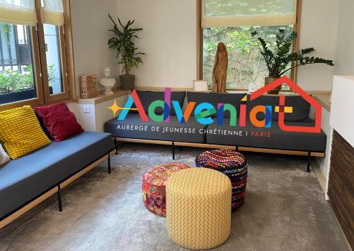 Χώρος καθιστικού στο Adveniat Paris
