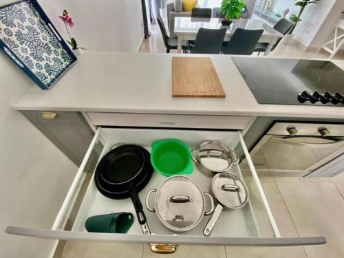 Η κουζίνα ή μικρή κουζίνα στο apartamento luxury