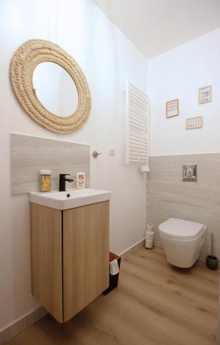 Ванная комната в CHATEL - Centre Ville - 1 Lits - Canapé convertible - Chambre communicante - Parking Proche - Géré par PrestaZen'Services