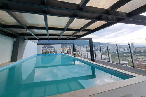 Πισίνα στο ή κοντά στο Luxury Penthouse Suite in La Carolina