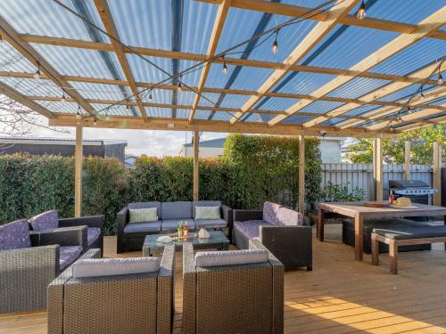 Χώρος καθιστικού στο Coastal Break Bach - Whangamata Holiday Home