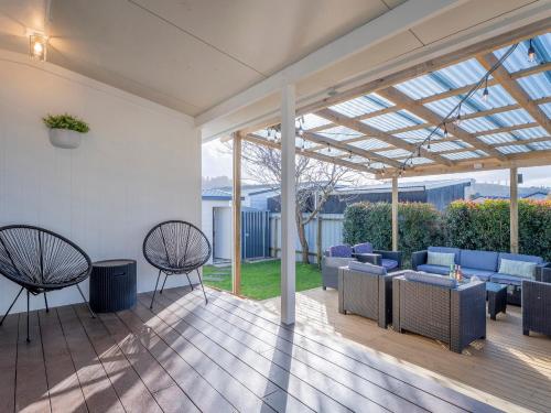 Χώρος καθιστικού στο Coastal Break Bach - Whangamata Holiday Home