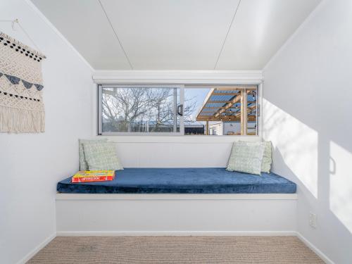 Χώρος καθιστικού στο Coastal Break Bach - Whangamata Holiday Home